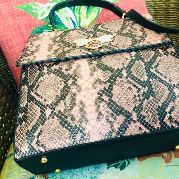 SNAKESKIN PRINT BEE BAG💕CLOSEOUT💕 STUNNING BLUSH BLK Python HANDBAG NWT - Picture 14 of 14